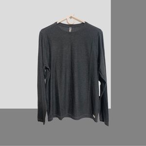 Vuori Strato Tech long sleeve tee